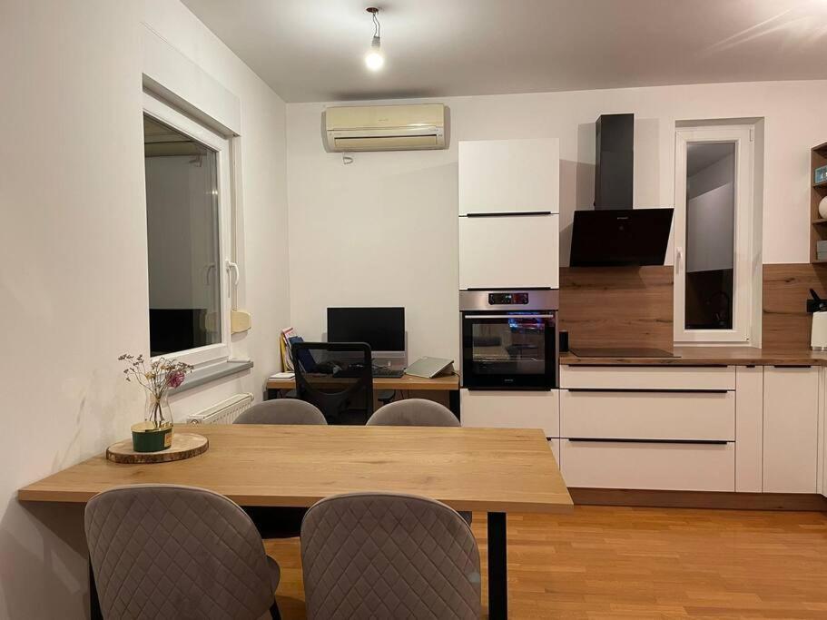 Mely Rose Appartement Ljubljana Buitenkant foto
